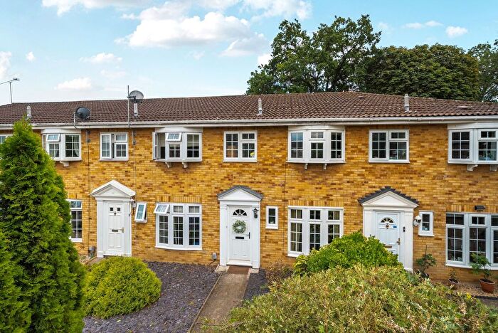 3 Bedroom Terraced House For Sale In Regency Drive, West Byfleet, KT14