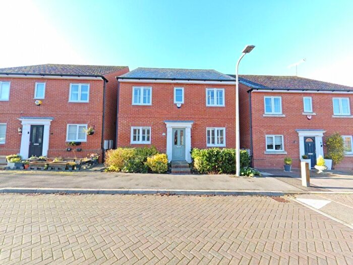 4 Bedroom Detached House To Rent In Sika Gardens, Three Mile Cross, Reading, RG7