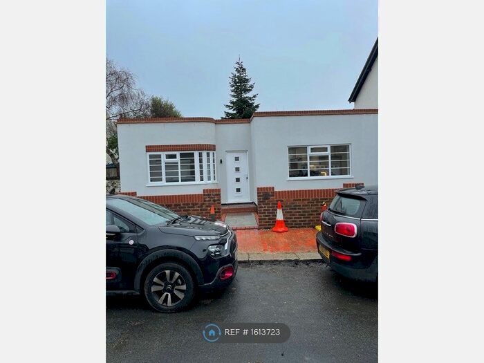 2 Bedroom Bungalow To Rent In Northfield Road, Worthing, BN13