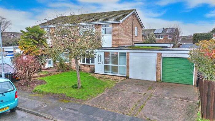 3 Bedroom Semi Detached House For Sale In Hardwick Close, Rushmere St. Andrew, Ipswich, IP4