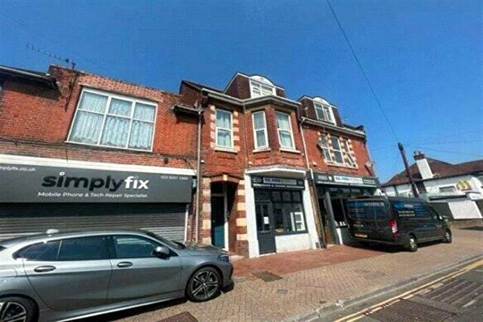 Studio To Rent In High Road, Swaythling, SO16