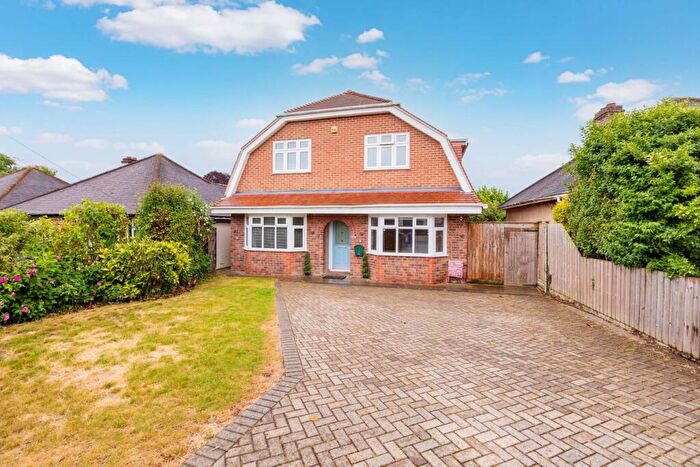 6 Bedroom Detached House For Sale In Edith Road, Maidenhead, SL6