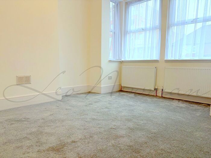 2 Bedroom Flat To Rent In St John's Road, Isleworth, TW7