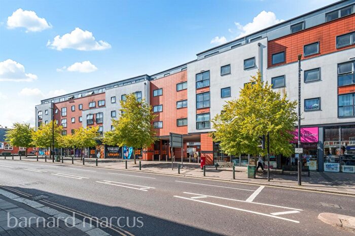2 Bedroom Flat For Sale In Church Street, Epsom, KT17
