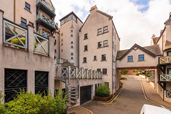 2 Bedroom Flat For Sale In / Hawthornbank Lane, Edinburgh, EH4