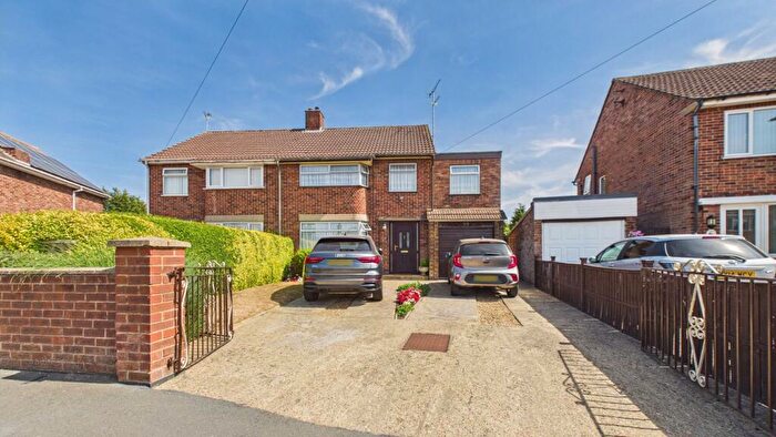 4 Bedroom Semi Detached House For Sale In Francis Gardens, Peterborough, PE1