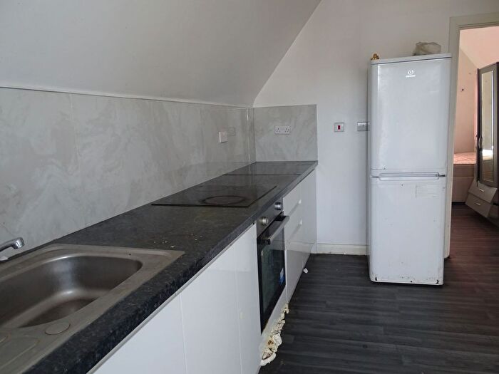 Studio To Rent In D Western Road, Southall, UB2