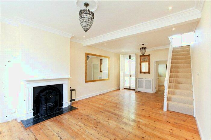 2 Bedroom Terraced House To Rent In Cold Harbour, Millwall, E14