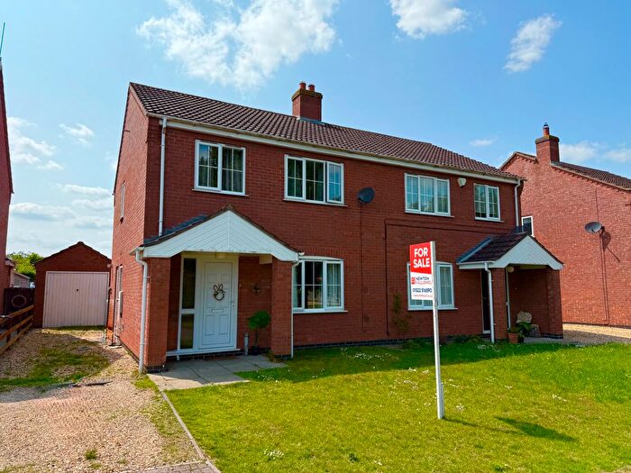 3 Bedroom Semi-Detached House For Sale In Meadow Road, Dunston, LN4