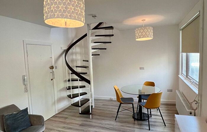 1 Bedroom Flat To Rent In Old Brompton Road, London, SW5