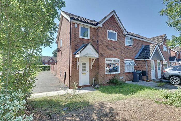 3 Bedroom End Of Terrace House For Sale In Redwood Grove, Havant, PO9