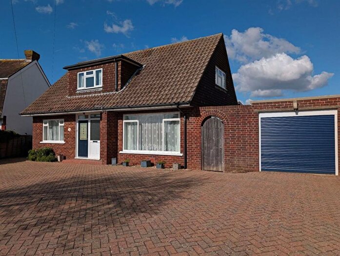 3 Bedroom Detached House For Sale In York Crescent, Lee-On-The-Solent, PO13