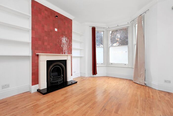 1 Bedroom Flat For Sale In Tremadoc Road, Clapham, SW4