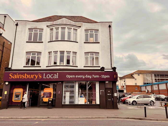 2 Bedroom Flat To Rent In London Road, Westcliff On Sea, SS0