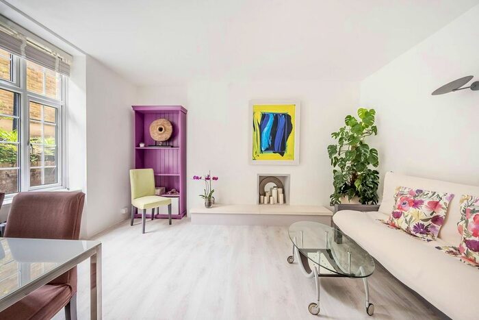 Studio To Rent In Chelsea Manor Street, Chelsea, London, SW3