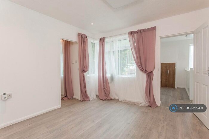 2 Bedroom Maisonette To Rent In Grantham Gardens, Romford, RM6