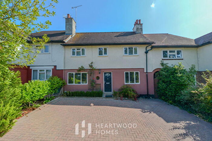 3 Bedroom Terraced House For Sale In Waverley Road, St. Albans, AL3