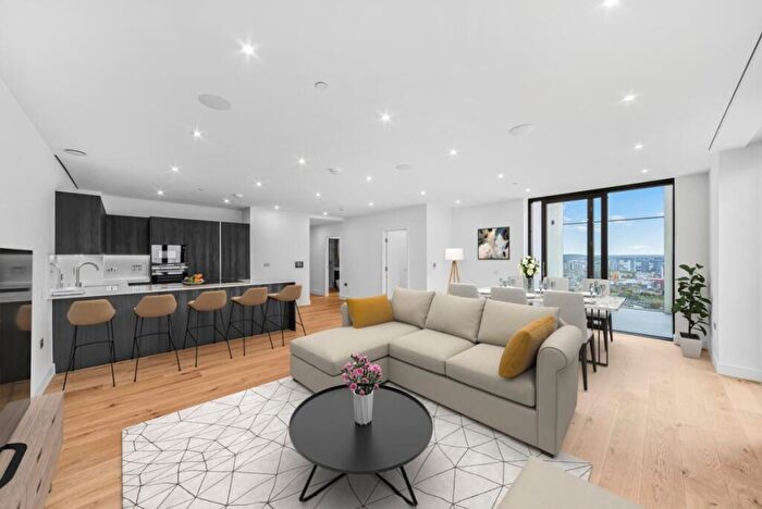 3 Bedroom Penthouse For Sale In Affinity View Twelvetrees Park, E16