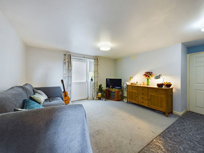 2 Bedroom Flat For Sale In Douglas Avenue, Wesham, PR4