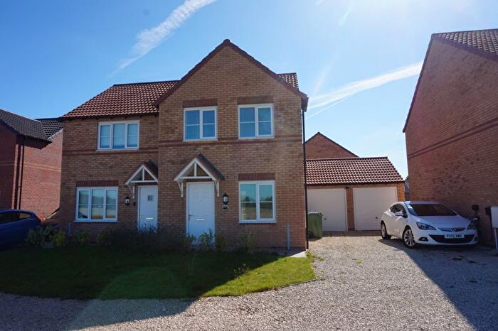 3 Bedroom Semi-Detached House To Rent In Headstock Close, New Ollerton, Newark, NG22