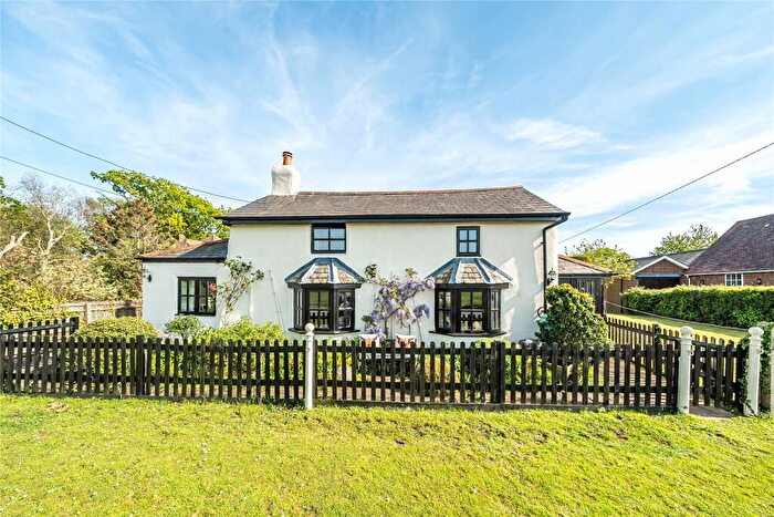 4 Bedroom Detached House For Sale In Lymington Road, East End, Lymington, Hampshire, SO41