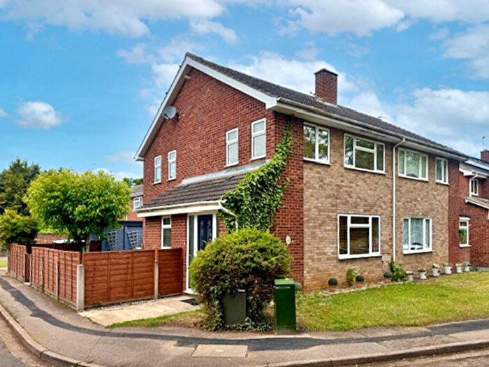 3 Bedroom Semi-Detached House For Sale In Brigham Gardens, Biggleswade, SG18