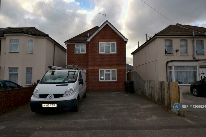 2 Bedroom Flat To Rent In Shelbourne Road, Bournemouth, BH8