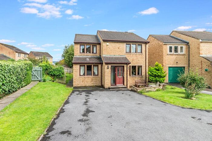 4 Bedroom Detached House For Sale In Broadfield Way, Addingham, Ilkley, West Yorkshire, LS29