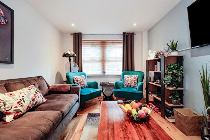 2 Bedroom Apartment For Sale In Mowbray Square, Harrogate, HG1