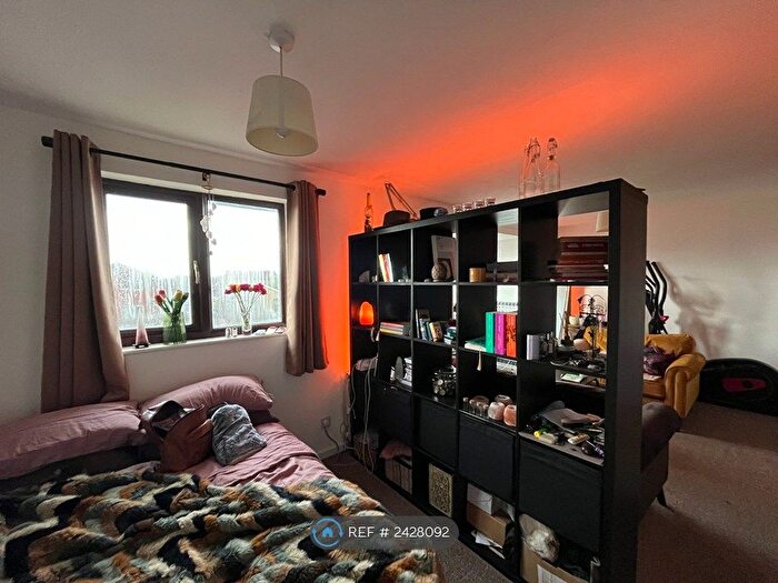 Studio To Rent In Bramley, Rotherham, S66