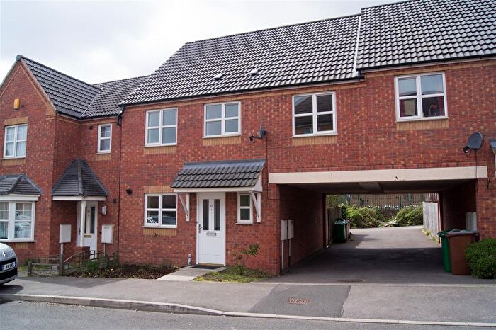 4 Bedroom Town House To Rent In Edmonstone Crescent, Nottingham, NG5