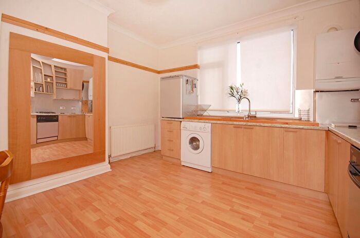 2 Bedroom Flat To Rent In Millfield Lane, York, YO10