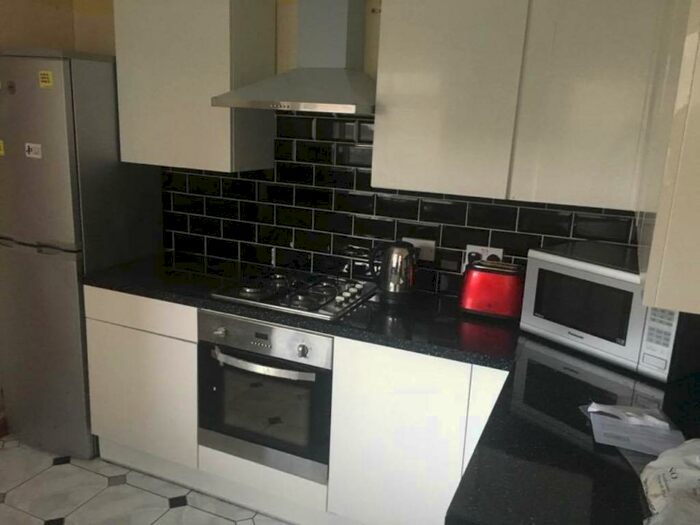 5 Bedroom House To Rent In Richard Street, Cathays, Cardiff, CF24