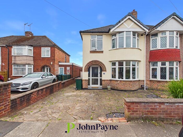 3 Bedroom Semi-Detached House For Sale In Seedfield Croft, Cheylesmore, Coventry, CV3