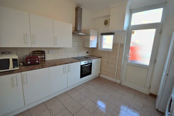 4 Bedroom Detached House To Rent In Alma Road, Winton, BH9