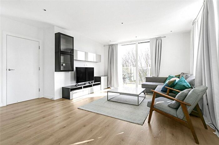 2 Bedroom Flat To Rent In Kempton House, Heritage Place, Brentford, TW8