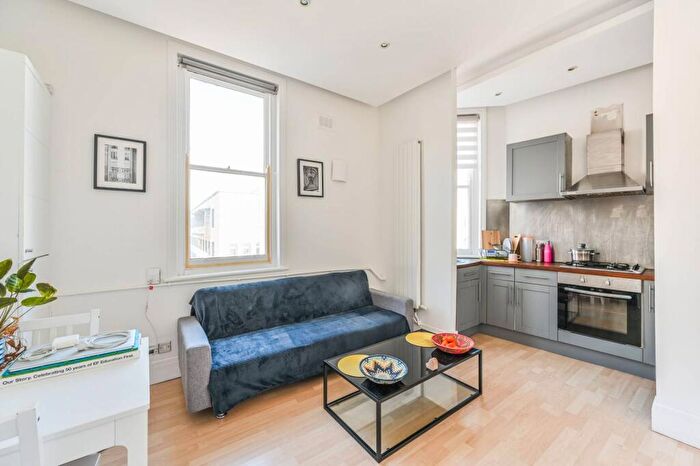 1 Bedroom Flat To Rent In Lavender Hill, Battersea, London, SW11