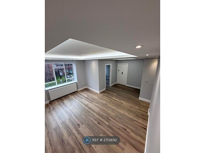 2 Bedroom Flat To Rent In Charlbert Court, London, NW8