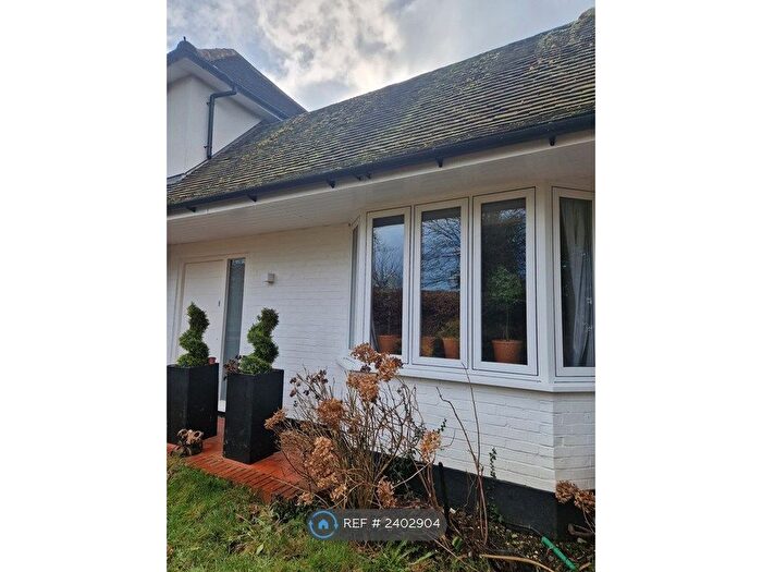 Studio To Rent In York Lodge, Sutton, SM2