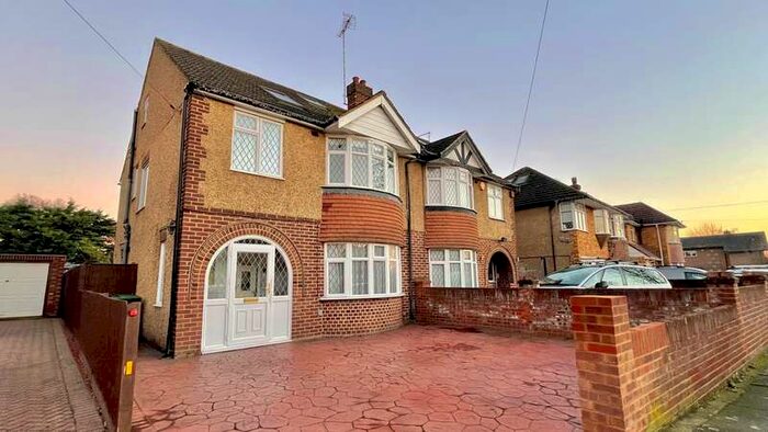 4 Bedroom Semi-Detached House To Rent In Town Lane, Stanwell, Staines-upon-thames, TW19