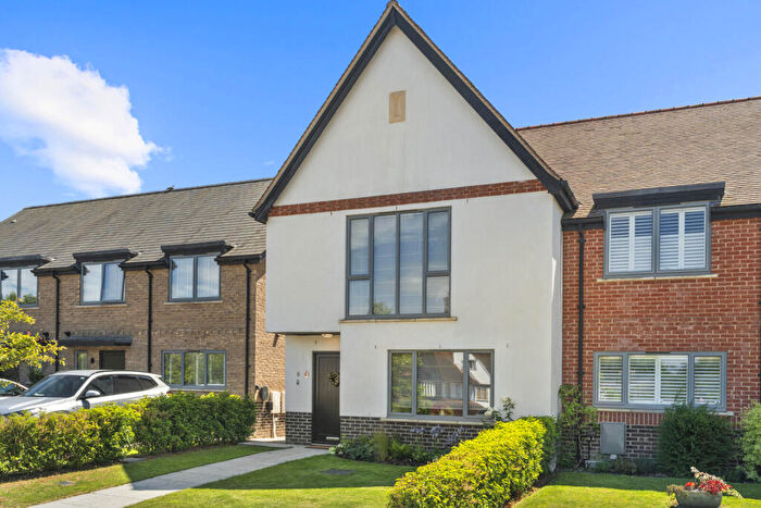 3 Bedroom End Of Terrace House For Sale In Chantry Gardens, Churchgate Street, Old Harlow, Essex, CM17
