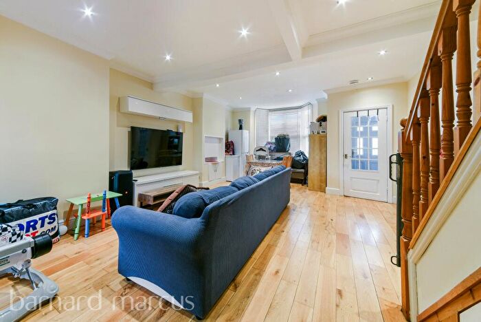 3 Bedroom Apartment To Rent In Livingstone Road, Thornton Heath, CR7