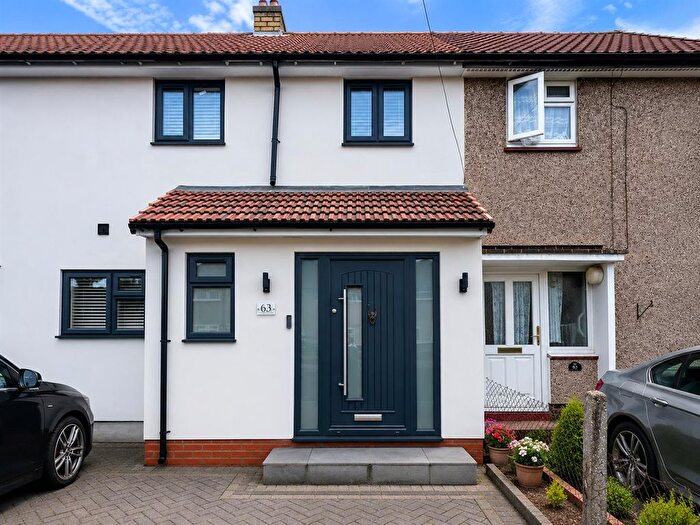 3 Bedroom Terraced House To Rent In Washington Drive, Slough, SL1