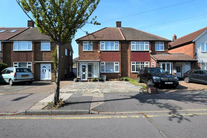 3 Bedroom House To Rent In Tendring Way, Chadwell Heath, RM6