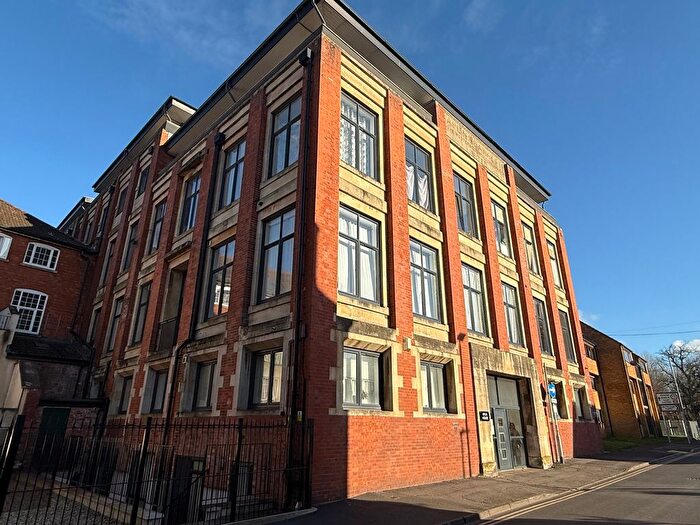 1 Bedroom Flat To Rent In Newton Road, Yeovil, BA20