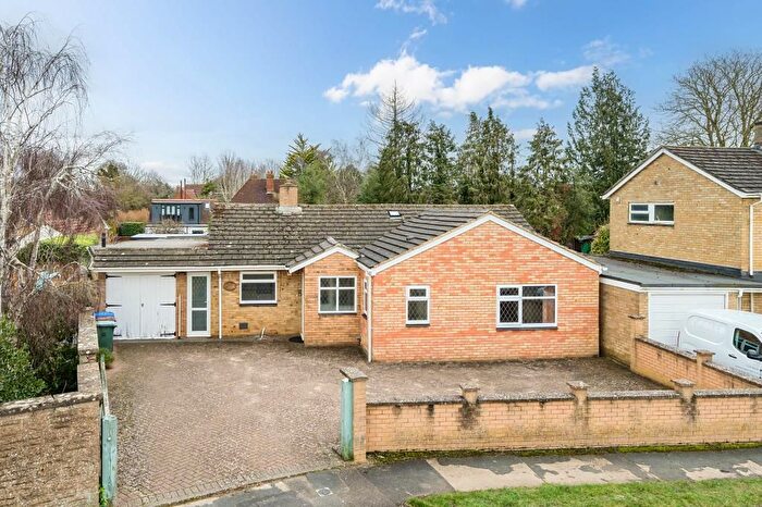 3 Bedroom Bungalow For Sale In Almond Road, Bicester, Oxfordshire, OX26