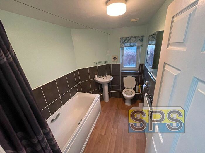 2 Bedroom Flat For Sale In Chasewater Drive, Stoke-On-Trent, ST6