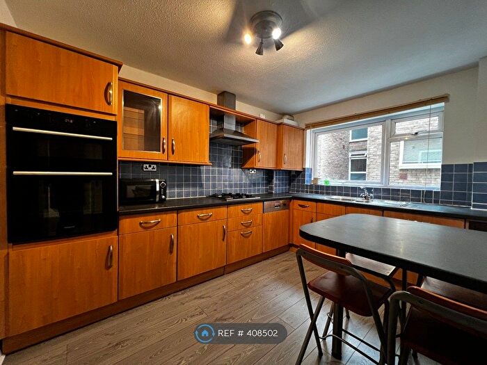 2 Bedroom Flat To Rent In Lindsay Court, Sutton, SM1