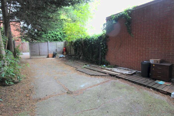 Studio To Rent In Cricklewood Broadway, London, NW2