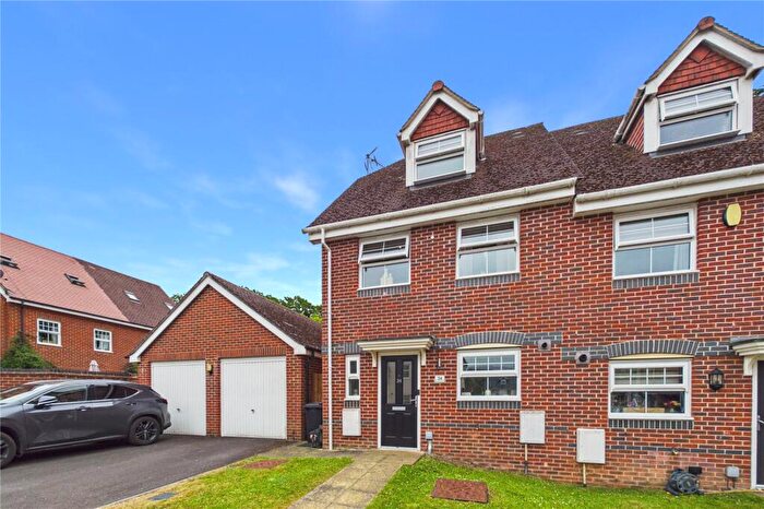 4 Bedroom End Of Terrace House For Sale In Rowlock Gardens, Hermitage, Thatcham, Berkshire, RG18
